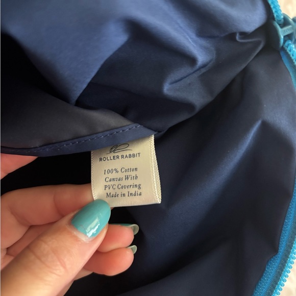 Roller Rabbit Lizard Toiletry Case - Picture 6 of 11